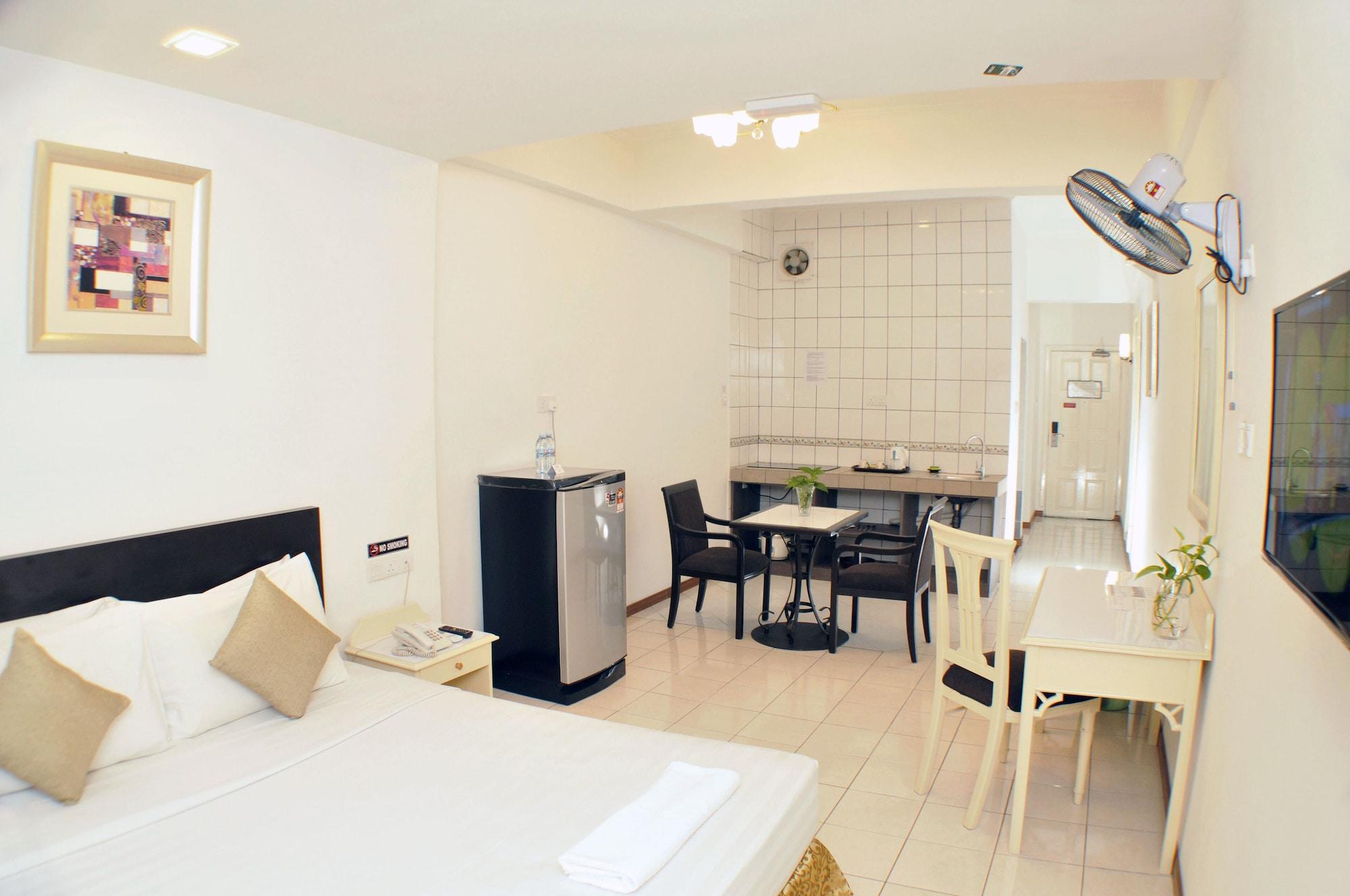 Promenade Service Apartment Кота Кинабалу Екстериор снимка