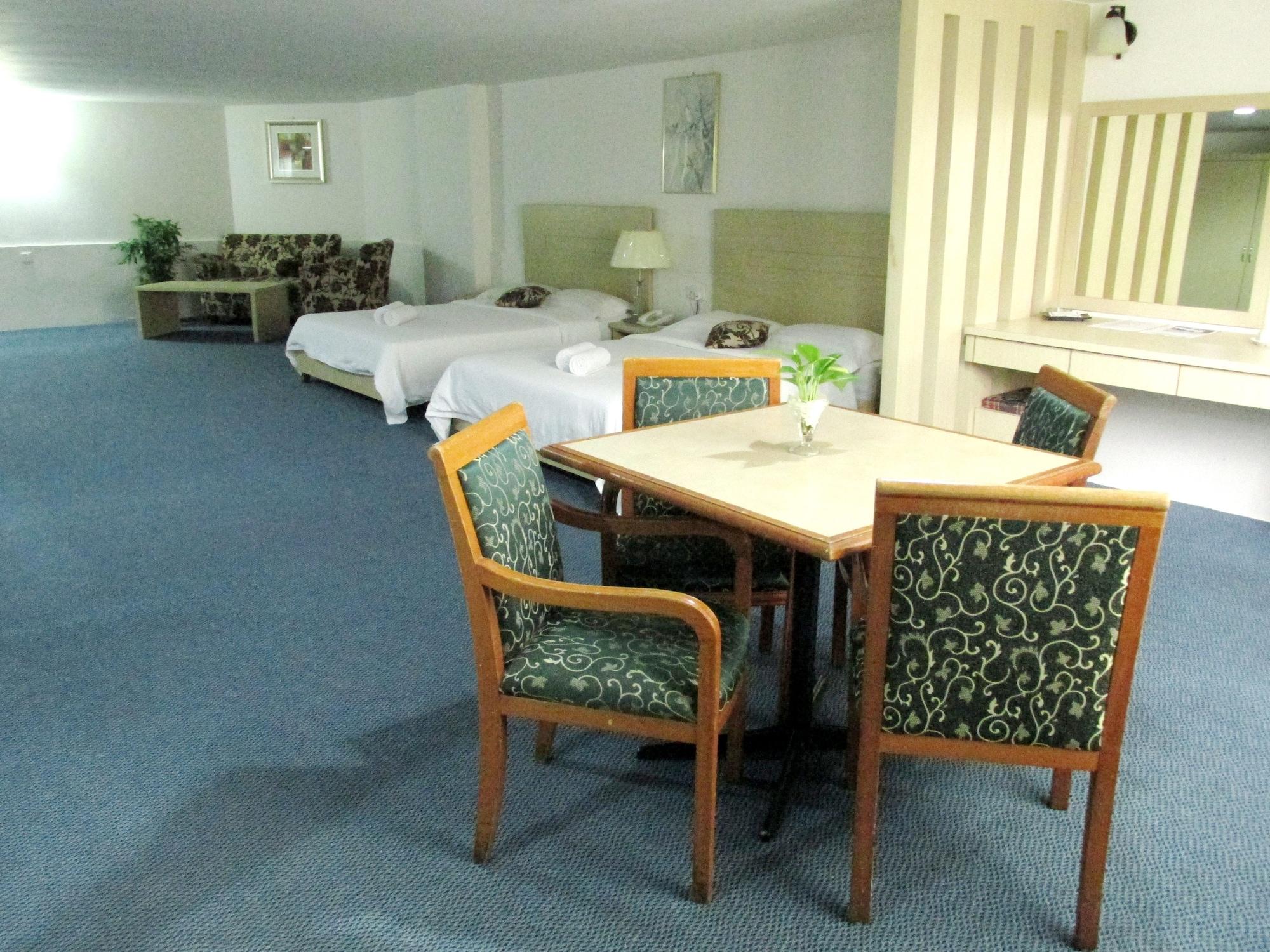 Promenade Service Apartment Кота Кинабалу Екстериор снимка