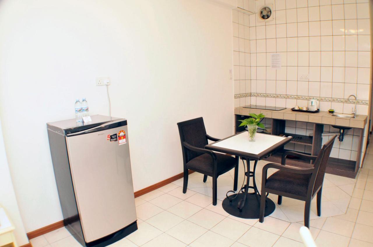 Promenade Service Apartment Кота Кинабалу Екстериор снимка